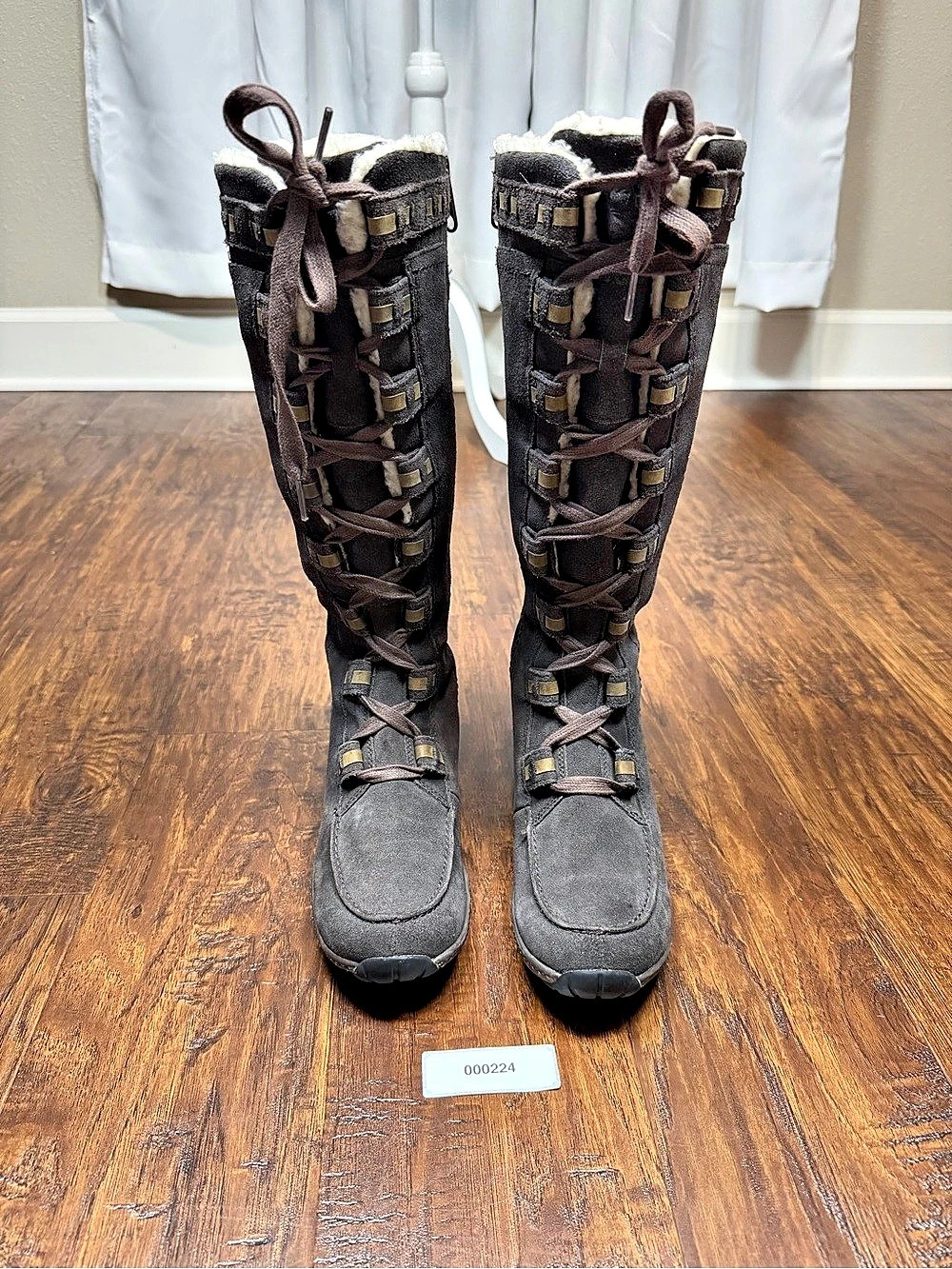 Timberland Women’s Size 8 Charcoal Gray Suede Tall Lace Up Shearling Boots
